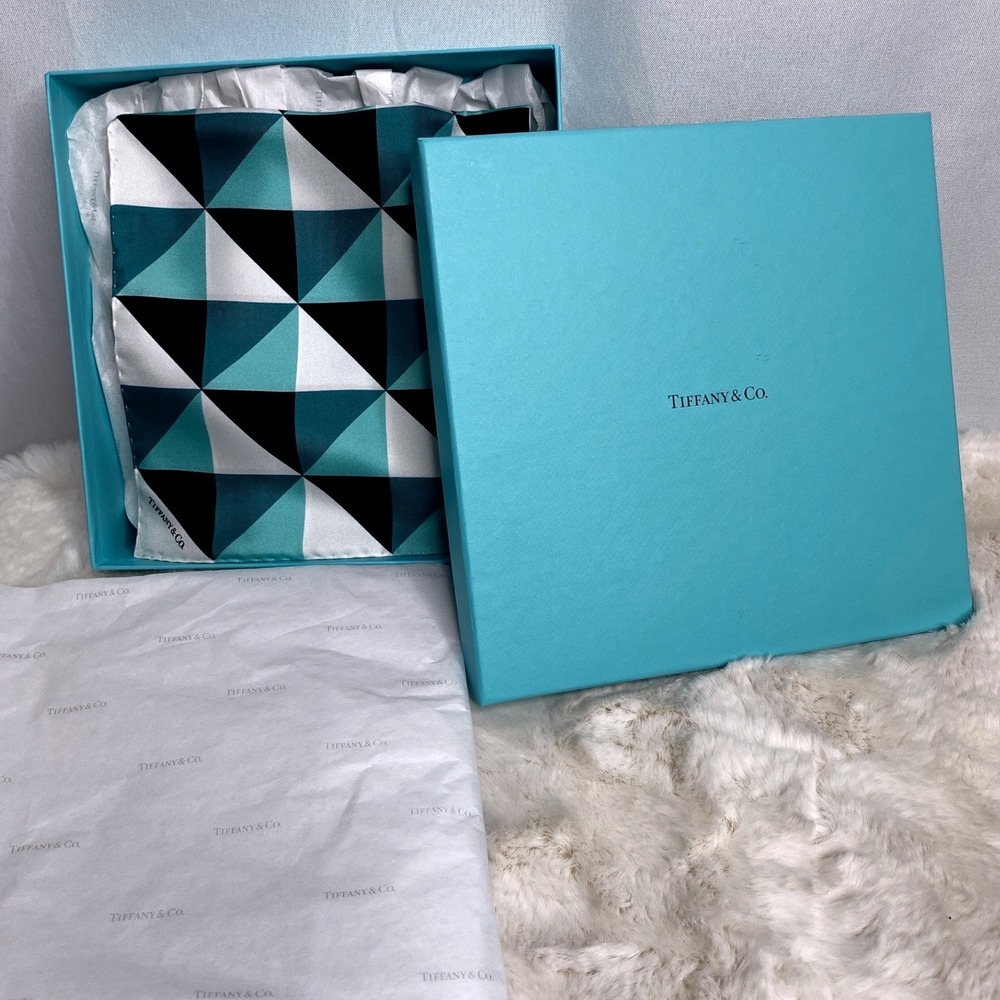 Tiffany & Co Silk Scarf Geometric Triangle Blue Navy White Made in Italy Box